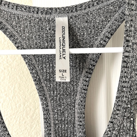 Lorna Jane Racerback tank - Picture 4 of 6